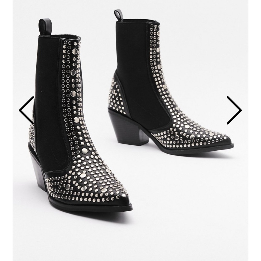NEW Studded Boots Sz 9